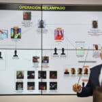 Venezuelan Interior Minister Diosdado Cabello displays a chart showing the individuals, arrested or sought, allegedly linked with a drug trafficking gang in Zulia state. Photo: Alba Ciudad.