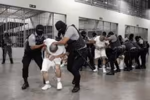 Venezuelan migrants deported from the US being treated as terrorists in a maximum-security prison in El Salvador. Photo: Voz Pública.