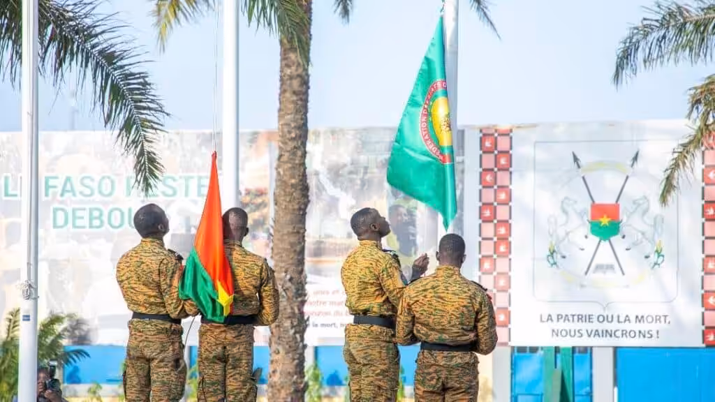 Unveiling of the new AES flag in Burkina Faso. Photo: Burkina Faso Presidency.