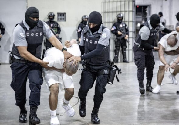 Venezuelan migrants being treated as terrorists by Salvadoran security agents. Photo: El Salvador President Press Office.