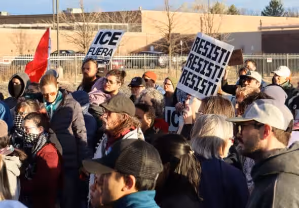 Hundreds rally outside the Aurora GEO ICE detention center to demand release of Jeanette Vizguerra (Photo: Party for Socialism and Liberation.