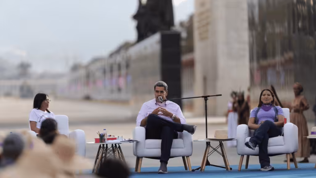 Venezuelan President Nicolás Maduro addressing women supporters of the Bolivarian Revolutio at an event in Paseo Los Proceres, Caracas, March 8. Photo: Presidential Press.