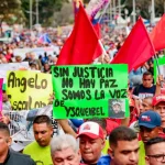A large-scale protest in Caracas on Tuesday, March 18, 2025, rallying in support of Venezuelans allegedly wrongfully detained by the U.S. government in collaboration with the Salvadoran government. The detainees face unverified accusations of ties to the Aragua Train criminal group. Photo: Telesur.