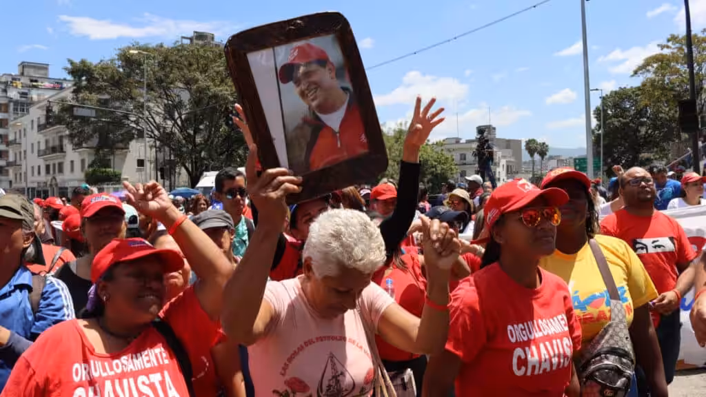 Thousands of Venezuelans took to the streets of Caracas to pay homage to Commander Hugo Chávez on the 10th anniversary of his death, in 2023. Photo: Zoe Alexandra.