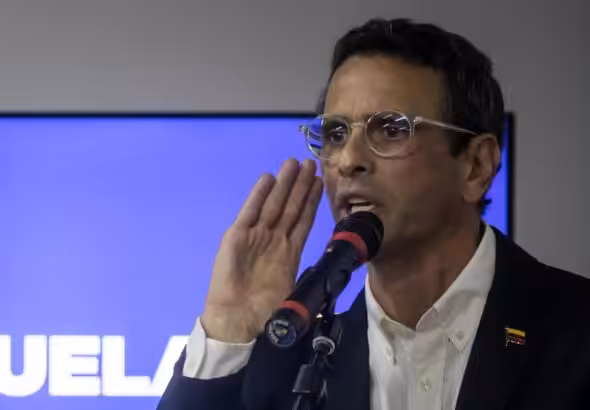 Henrique Capriles speaks at the launch of the opposition platform DECIDE, at Central University of Venezuela, April 3, 2025. Photo: X/@el_carabobeno.