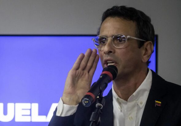 Henrique Capriles speaks at the launch of the opposition platform DECIDE, at Central University of Venezuela, April 3, 2025. Photo: X/@el_carabobeno.