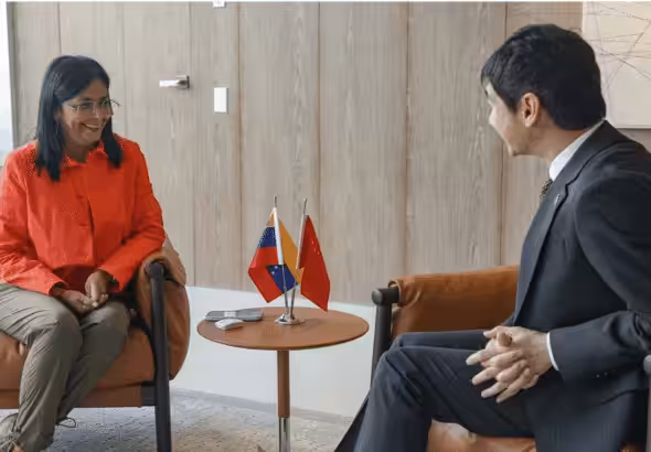 Venezuela's Vice President Delcy Rodríguez with ambassador of the People's Republic of China in Venezuela, Lan Hu. Photo: file photo.