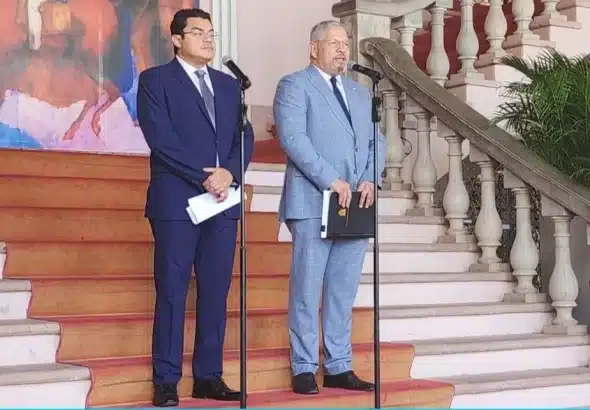 Honduran Foreign Minister Eduardo Enrique Reina (right) and Vice Foreign Minister Gerardo Torres. Photo: Screenshot/Telesur.