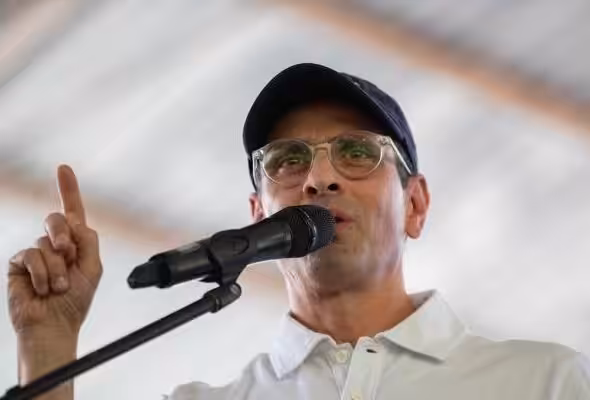 Henrique Capriles at a political-electoral rally ahead of the May 25 elections. File photo.
