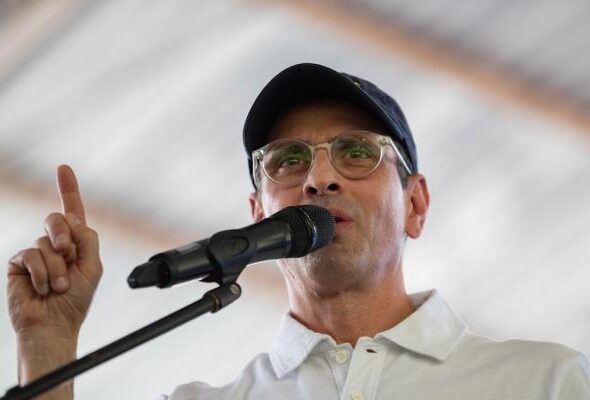 Henrique Capriles at a political-electoral rally ahead of the May 25 elections. File photo.