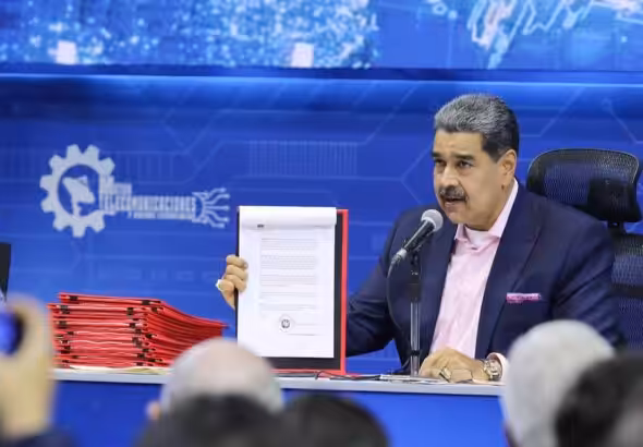 Venezuelan President Nicolas Maduro after signing the economic emergency decree to counter the US "tariff war" and maximum pressure strategy. Caracas, April 8, 2025. Photo: Al Navio.