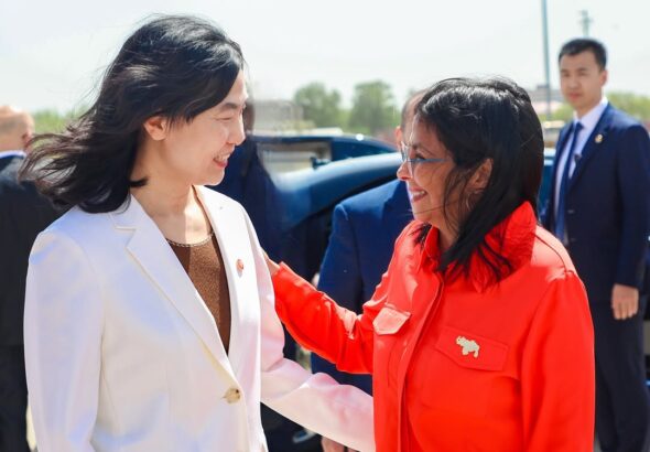 Venezuelan Vice President Delcy Rodríguez (right) being greeted by Tang Lingyun (left), deputy director general of the Department of Latin America and the Caribbean of the Chinese Ministry for Foreign Affairs, upon Rodríguez's arrival in Beijing on April 23, 2025. Photo: IG/@vicevenezuela.
