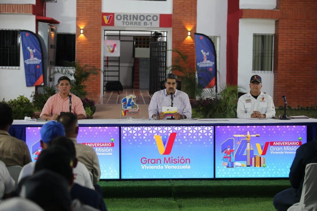 Venezuelan President Nicolás Maduro announcing a monthly income raise for workers in Ciudad Bolívar, Bolívar state, on April 30, 2025. Photo: Presidential Press.