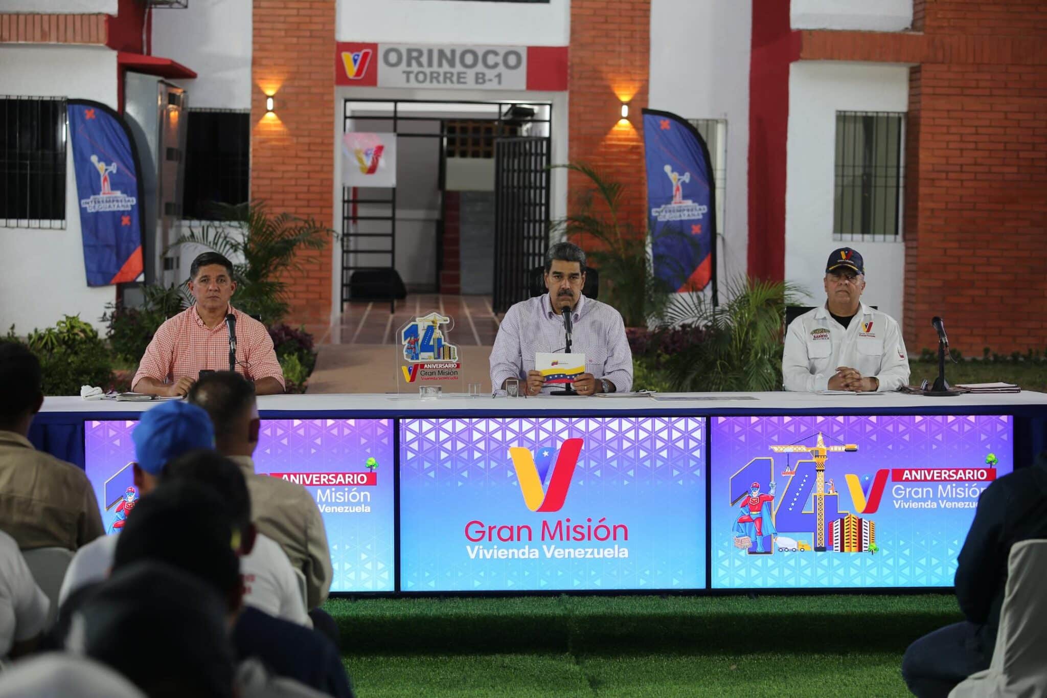 Venezuelan President Nicolás Maduro announcing a monthly income raise for workers in Ciudad Bolívar, Bolívar state, on April 30, 2025. Photo: Presidential Press.