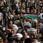 Yemenis chant slogans during a weekly anti-US and anti-Israeli rally in Sanaa, Yemen, Friday, May 2025. Photo: AP.