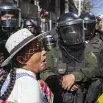 Supporters of Evo Morales and the police clash in La Paz, May 16, 2025. Photo: EFE.