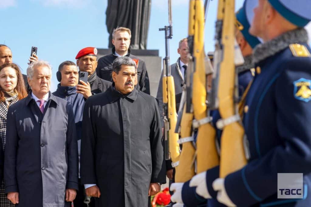 Venezuelan President Nicolás Maduro honoring the martyrs of the Siege of Leningrad during his visit to the Piskaryovskoye Memorial Cemetery in St. Petersburg, May 10, 2025. Photo: TASS.
