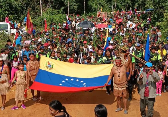 Venezuela strengthens democracy: Indigenous peoples exercise their right to vote to elect national and regional deputies. Photo: @NicolasMaduro.