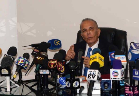 Zulia governor and far-right opposition politician Manuel Rosales issues statements to the press. Photo: José Nava/La Verdad.