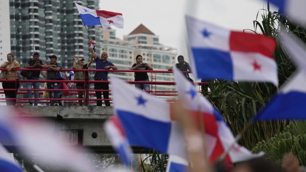 Panamanians protest against a memorandum of understanding with the US, in Panama City, April 29, 2025. Photo: Matias Delacroix/AP.