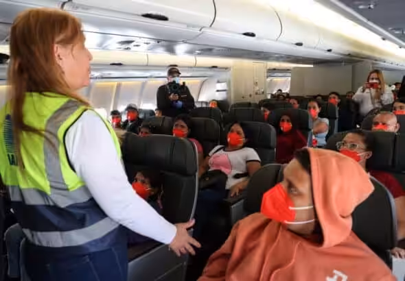 Venezuelan migrants inside a Return to the Homeland flight on their return journey to Venezuela from Mexico, May 29, 2025. Photo: Radio Miraflores.
