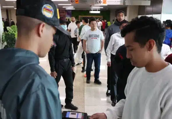 Venezuelan migrants go through security check protocols after returning to the country. Photo: Últimas Noticias.