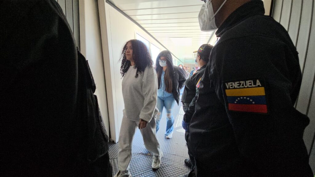 Venezuelan repatriates at the Simón Bolívar International Airport, May 30, 2025. Photo: Radio Miraflores.