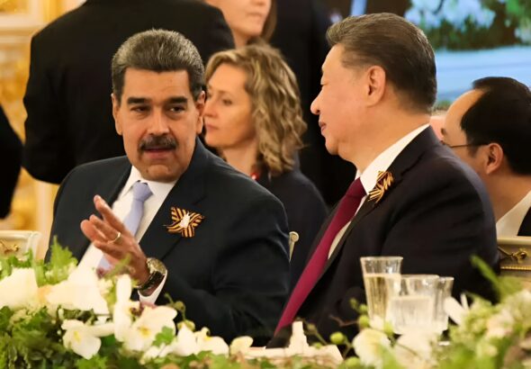 Presidents Nicolás Maduro of Venezuela and Xi Jinping of China having a conversation during a dinner at the Kremlin in Russia. Photo: Presidential Press.