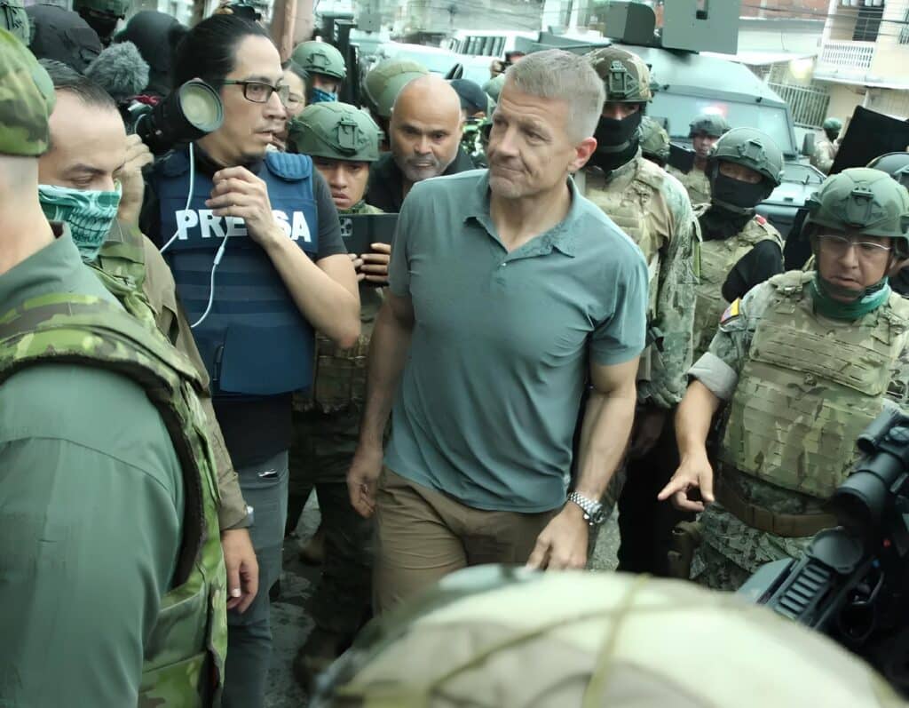 US mercenary Erik Prince leads a security operation in Guayaquil, Ecuador, March 27, 2025. Photo: Instagram/larepublica_ec.