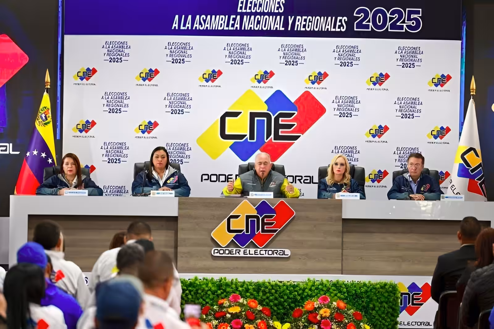 Venezuelan National Electoral Council board reporting the results of the May 25 parliamentary and regional elections. Photo: Venezuelan National Assembly.