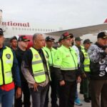 Venezuelan Interior Minister Diosdado Cabello answering questions from the press after the arrival of a flight with Venezuelan migrants deported by the United States. Photo: Venezuelan Interior Ministry.