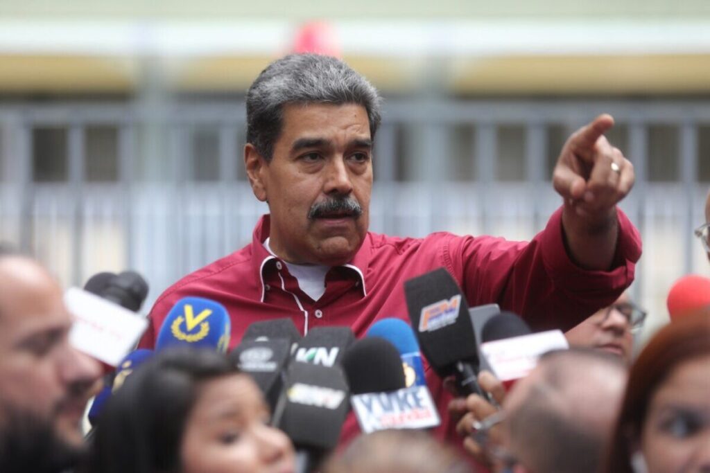 Venezuelan President Nicolas Maduro giving statements to the press after casting his vote in the parliamentary and regional elections on Sunday, May 25, 2025. Photo: Presidential Press.