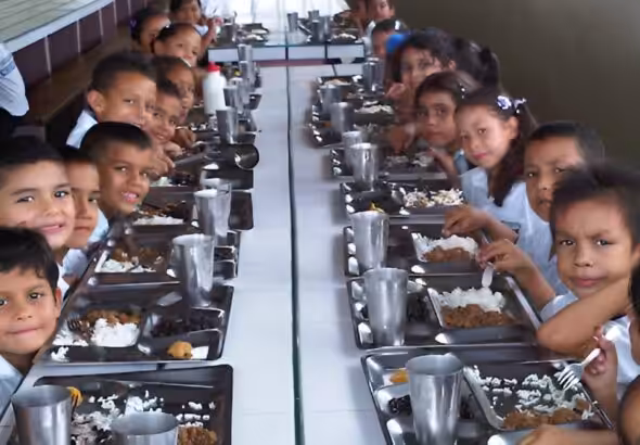 Elementary school children in Venezuela having lunch. Photo: YVKE Mundial/File photo.