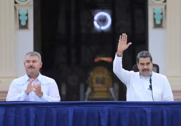 Venezuelan President Nicolás Maduro (right) with the governor of Zulia, Luis Caldera (left). Photos: Presidential Press.