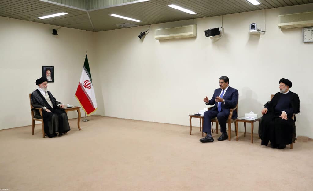 Venezuelan President Nicolas Maduro meets Iran’s supreme leader, Ayatollah Ali Khamenei, on Saturday, June 11, 2022, in Teheran. Photo: Office of the Supreme Leader/file photo.