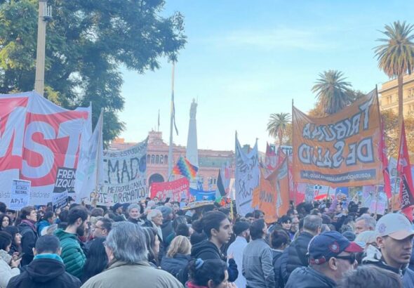Protesters in Plaza de Mayo, Buenos Aires, march against the Supreme Court's ban on Cristina Fernández de Kirchner holding public office. Photo: Telesur.