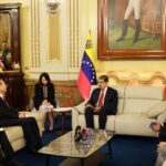 Venezuelan President Nicolás Maduro meets with the Communist Party of China delegation in Caracas. Photo: Venezuela Presidential Press.