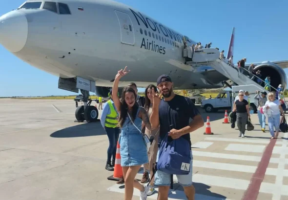 Featured image: Russian tourists arriving at Margarita Island in Venezuela. File photo.