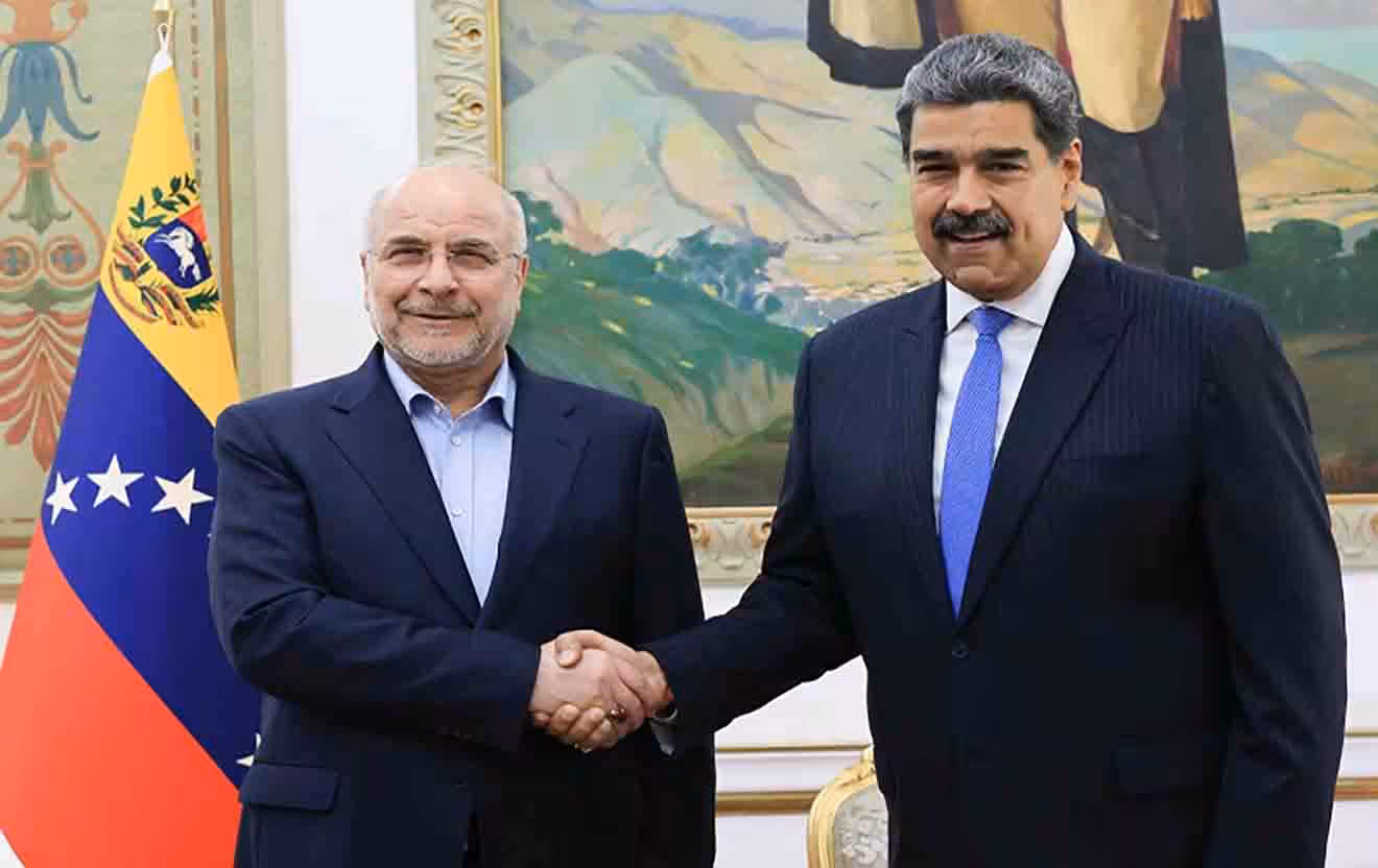 Venezuelan President Nicolas Maduro shaking hands with Mohammad Baqer Qalibaf, president of the Consultative Assembly of Iran, at Miraflores Palace, Caracas, June 2, 2025. Photo: Venezuela's Presidential Press.