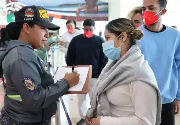 Venezuelan repatriates from the US being attended to by Venezuelan personnel at the Simón Bolívar International Airport, in La Guaira state, June 4, 2025. Photo: MIJP.