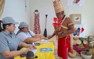 Venezuelan indigenous leaders voting in the elections to choose indigenous deputies for the National Assembly. Photo: Prensa Latina.
