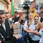 Iranian journalist Sahar Emami receiving the Venezuelan Journalism Award from President Maduro, in Caracas on July 31, 2025. Photo: Presidential Press.