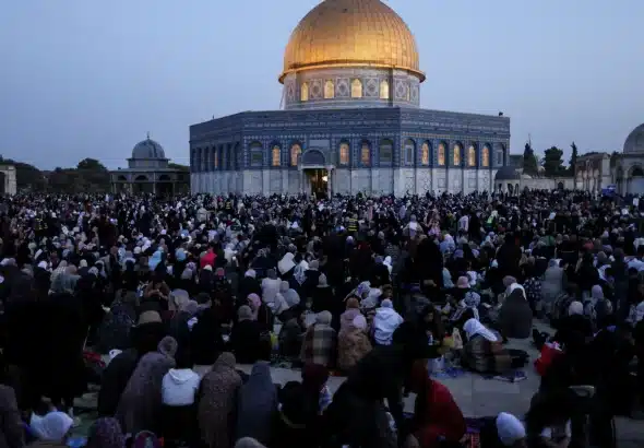 Palestinians pray during Laylat al-Qadr in the holy month of Ramadan, at the compound that houses the Al-Aqsa Mosque and the Dome of the Rock in Jerusalem's Old City. Photo: Ammar Awad/Reuters.
