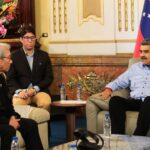 Venezuelan President Nicolás Maduro (right) meets Japanese Arquitect Riken Yamamoto (left) at Miraflores Palace on February, 2025. Photo: Presidential Press.