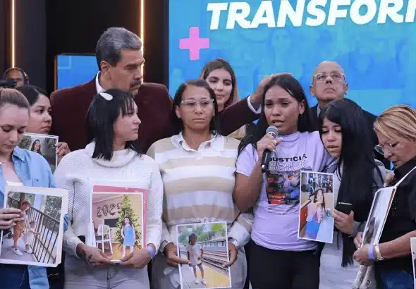 Venezuelan President Nicolás Maduro together with the mothers and relatives of some of the Venezuelan kids abducted by the government of the US empire, in Caracas, June 30, 2025. Photo: Presidential Press.