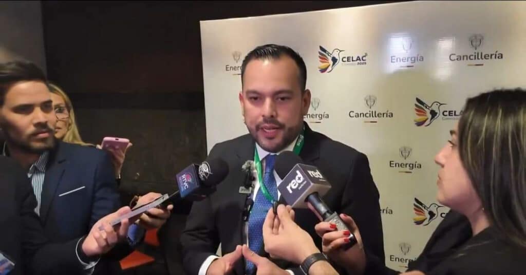 Colombian Minister of Mines and Energy, Edwin Palma Egea, speaking to reporters. Photo: X/@PalmaEdwin.