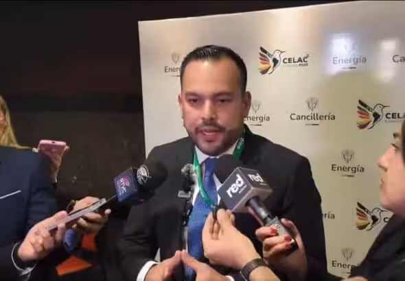 Colombian Minister of Mines and Energy, Edwin Palma Egea, speaking to reporters. Photo: X/@PalmaEdwin.