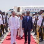 Colombian President Gustavo Petro receiving an official welcome on his arrival in Haiti, July 18, 2025. Photo: X/@infopresidencia.