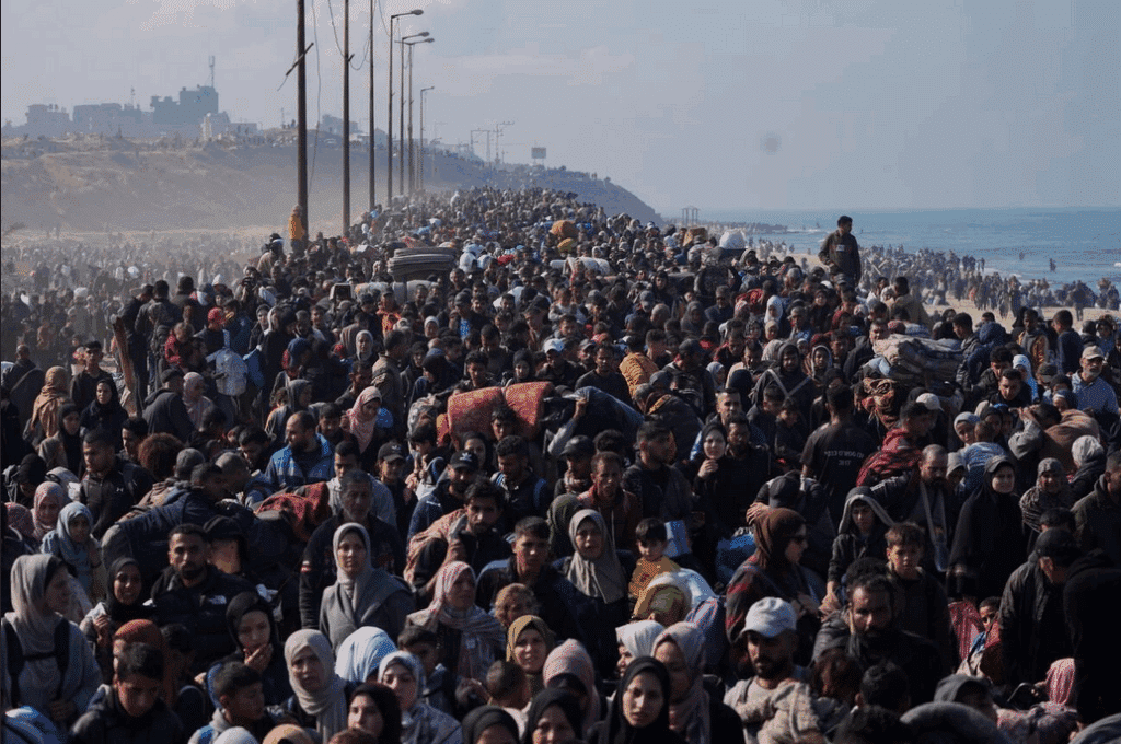 Displaced Palestinians return to their homes in the northern Gaza Strip. Monday, Jan. 27, 2025. Photo: AP Photo/Abdel Kareem Hana.