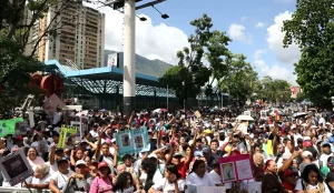 View of a demonstration in Caracas, Venezuela, demanding the release of children forcefully separated from their parents by the US empire on July 10, 2025. Photo: Últimas Noticias.
